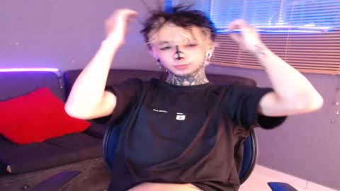 Snapshot of kenny__hot chatting on 11.25.25 kenny online show from 11.25.25