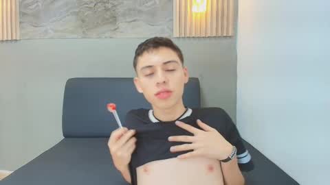 Snapshot of kenny_hank chatting on 03.16.26 kenny_hank online show from 03.16.26