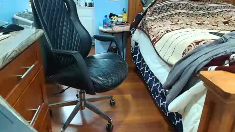 Snapshot of kent_ham chatting on 04.19.26 kent_ham online show from 04.19.26