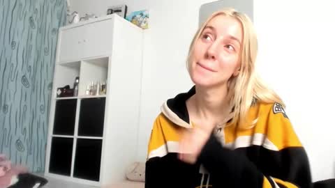 Kenzie online show from 09.14.25