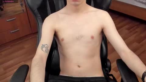 Snapshot of keorinav chatting on 10.11.25 Looking for a moderator I PVT IS OPEN online show from 10.11.25