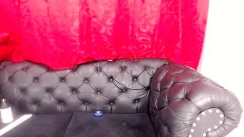 Snapshot of kerly_doll chatting on 01.14.25 K E R L Y online show from 01.14.25