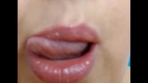 Snapshot of kerly_doll chatting on 01.28.25 K E R L Y online show from 01.28.25