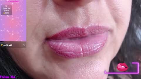 Snapshot of kerly_doll chatting on 09.10.25 K E R L Y online show from 09.10.25