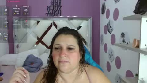 Snapshot of kerly_doll chatting on 06.18.26 K E R L Y online show from 06.18.26