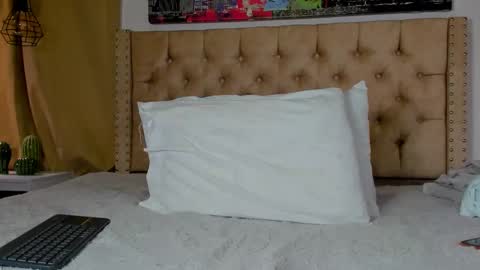 Snapshot of keryhillson chatting on 02.06.25 Kery Hillson online show from 02.06.25