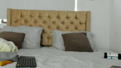 Snapshot of keryhillson chatting on 09.21.25 Kery Hillson online show from 09.21.25