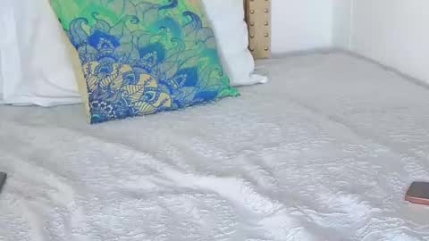 Snapshot of keryhillson chatting on 10.28.25 Kery Hillson online show from 10.28.25