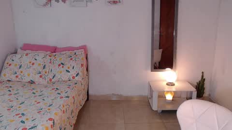 Mia  online show from 01.30.25