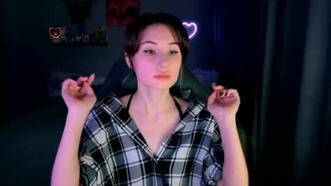 Snapshot of keti_moon chatting on 11.24.25 Keti 3 online show from 11.24.25