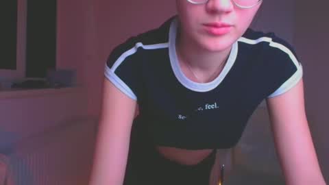 Snapshot of ketrin_pirsss chatting on 01.12.25 Ketrin online show from 01.12.25