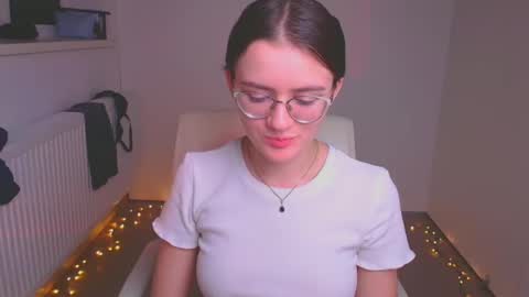 Snapshot of ketrin_pirsss chatting on 01.31.25 Ketrin online show from 01.31.25