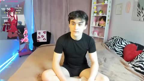 Snapshot of kevinhunter_ chatting on 11.14.25 kevinhunter_ online show from 11.14.25