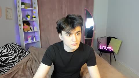 Snapshot of kevinhunter_ chatting on 11.22.25 kevinhunter_ online show from 11.22.25