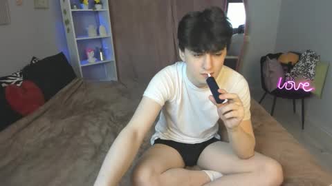 Snapshot of kevinhunter_ chatting on 11.25.25 kevinhunter_ online show from 11.25.25