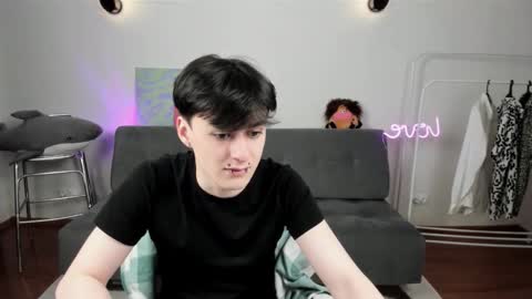 Snapshot of kevinhunter_ chatting on 11.27.25 kevinhunter_ online show from 11.27.25