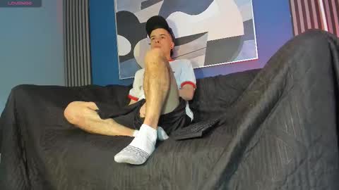 Snapshot of kevinn_blue chatting on 11.14.25 Sexy Hot Kevin online show from 11.14.25