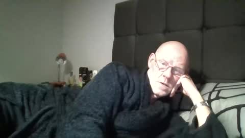 Snapshot of kevlooking4sez chatting on 01.05.25 kevlooking4sez online show from 01.05.25