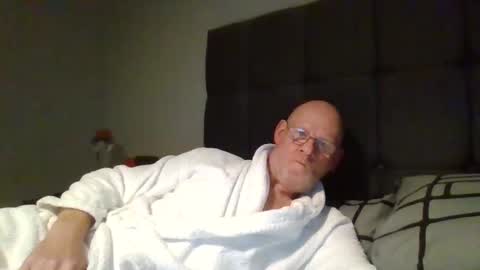 Snapshot of kevlooking4sez chatting on 02.08.25 kevlooking4sez online show from 02.08.25