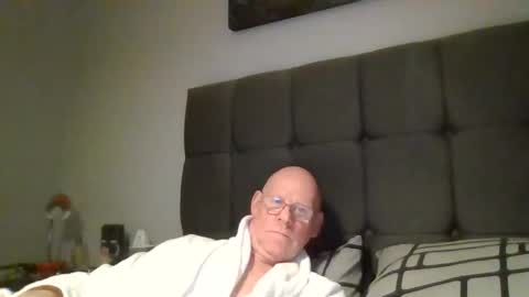 Snapshot of kevlooking4sez chatting on 02.16.25 kevlooking4sez online show from 02.16.25