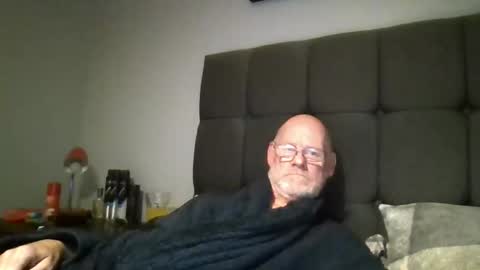 Snapshot of kevlooking4sez chatting on 10.02.25 kevlooking4sez online show from 10.02.25