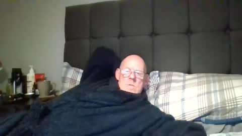 Snapshot of kevlooking4sez chatting on 11.16.25 kevlooking4sez online show from 11.16.25