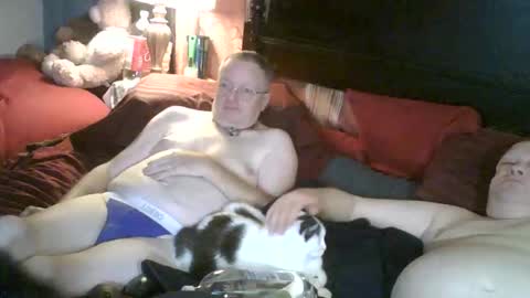 Snapshot of kevydaddyhubby2 chatting on 11.08.25 kevydaddyhubby2 online show from 11.08.25