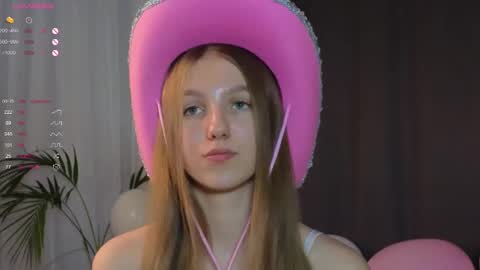 Snapshot of keylalong chatting on 02.14.25 Hi Im Mary Glad to see you in my room PVT is open online show from 02.14.25