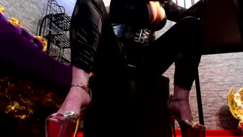 Khaleesi online show from 02.04.25