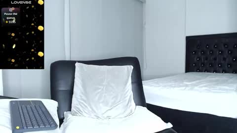 Snapshot of khalidrumie chatting on 10.11.25 Khalid Rumie online show from 10.11.25