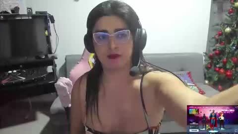 Snapshot of khalifa_gold chatting on 11.26.25 Khalifa Kasumi online show from 11.26.25