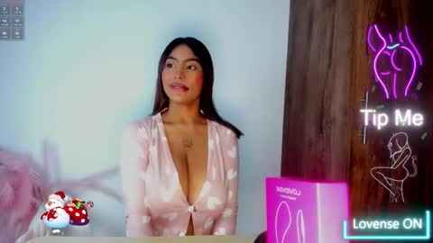 Snapshot of khate_smith chatting on 10.25.25 khate_smith online show from 10.25.25