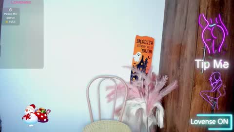 Snapshot of khate_smith chatting on 11.08.25 khate_smith online show from 11.08.25