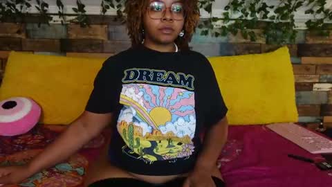 Snapshot of khayaparker chatting on 09.14.25 Khaya online show from 09.14.25