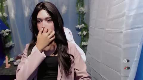 Snapshot of khirthy_lore chatting on 10.28.25 Khirthy online show from 10.28.25