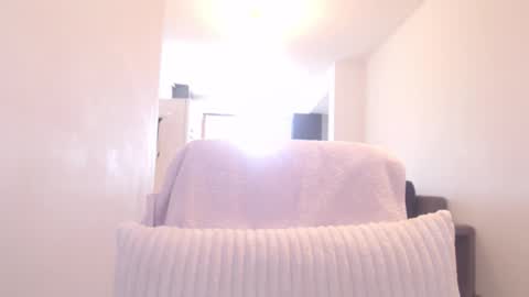 Snapshot of khloe_star chatting on 09.24.25 Khloe online show from 09.24.25