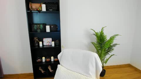 Khloe online show from 04.30.26