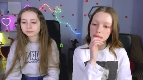 Snapshot of khloebeauty chatting on 04.30.26 khloebeauty online show from 04.30.26