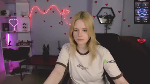 Snapshot of khloebeauty chatting on 05.15.26 khloebeauty online show from 05.15.26