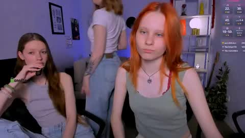 Snapshot of khloebeauty chatting on 05.17.26 khloebeauty online show from 05.17.26