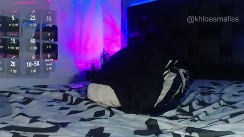 Snapshot of khloesmalls chatting on 03.10.25 online show from 03.10.25