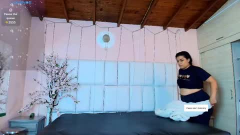 Snapshot of kiana_cream chatting on 02.12.25 N M online show from 02.12.25