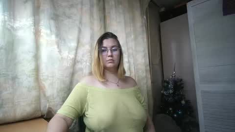 kianna_dior_ online show from 12.30.24