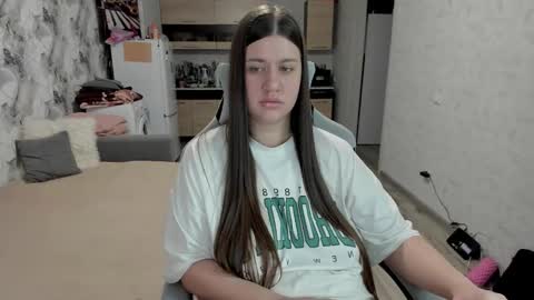 kianna_dior_ online show from 11.22.25