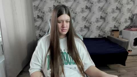 kianna_dior_ online show from 02.06.26