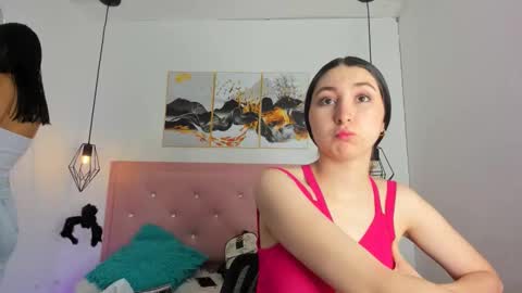 Snapshot of kiara__white chatting on 10.16.25 Kiara online show from 10.16.25