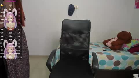 Evelyn online show from 12.31.24