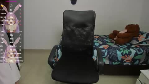 Evelyn online show from 02.13.25