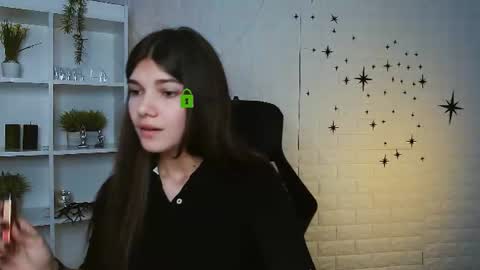 Snapshot of kiara_belle chatting on 06.17.26 Kiara online show from 06.17.26