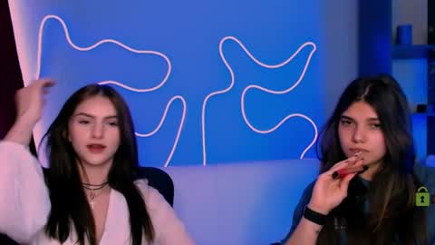 Snapshot of kiara_belle chatting on 06.18.26 Kiara online show from 06.18.26